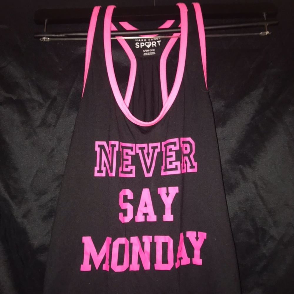 Cute sporty tank top// barely worn